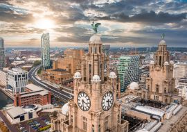 Lais Puzzle - Luftaufnahme des Turms des Royal Liver Building in Liverpool, Großbritannien, bei schönem Sonnenuntergang - 1.000 Teile