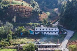 Lais Puzzle - Ländliches Bauernhaus in Guatemala - 2.000 Teile