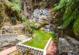 Lais Puzzle - Natürlicher Pool von Fuentes Georginas - heiße Quellen in der Umgebung von Zunil und Quetzaltenango - Xela, Guatemala - 1.000 Teile