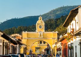 Lais Puzzle - Arco de Santa Catalina und Volcan de Agua in Antigua Guatemala, Mittelamerika - 1.000 Teile