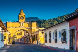 Lais Puzzle - Altstadt von Antigua Guatemala bei Sonnenaufgang - 2.000 Teile