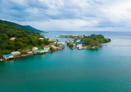 Lais Puzzle - Luftaufnahme von Oak, Ridge, dem Venedig der Karibik, in Roatan, Honduras - 1.000 Teile