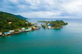 Lais Puzzle - Luftaufnahme von Oak, Ridge, dem Venedig der Karibik, in Roatan, Honduras - 2.000 Teile