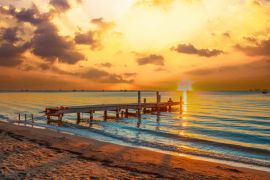 Lais Puzzle - Sonnenuntergang am West End Beach auf der Insel Roatan. Honduras - 2.000 Teile