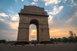 Lais Puzzle - India Gate Delhi - Ein Kriegsdenkmal an der Straße Rajpath bei Sonnenaufgang - 2.000 Teile