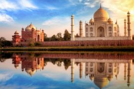 Lais Puzzle - Taj Mahal Agra mit Blick auf das Osttor bei Sonnenuntergang mit Wasserreflexionen - 2.000 Teile