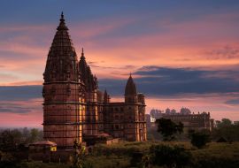 Lais Puzzle - Schöne Aussicht auf den Chaturbhuj-Tempel, Orchha, Madhya Pradesh, Indien - 1.000 Teile