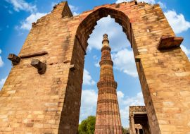 Lais Puzzle - Qutub Minar New Delhi, Indien, Das höchste Minarett in Indien ist ein Turm aus Marmor und rotem Sandstein, der den Beginn der muslimischen Herrschaft im Land repräsentiert, New Delh - 1.000 Teile