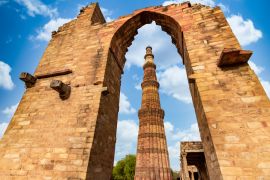 Lais Puzzle - Qutub Minar New Delhi, Indien, Das höchste Minarett in Indien ist ein Turm aus Marmor und rotem Sandstein, der den Beginn der muslimischen Herrschaft im Land repräsentiert, New Delh - 2.000 Teile
