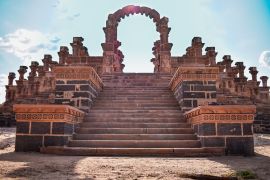 Lais Puzzle - Blick auf den alten historischen Ort Chattardi in Bhuj, Gujarat, Indien - 2.000 Teile