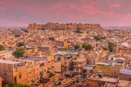 Lais Puzzle - Die goldene Stadt Jaisalmer leuchtet im Licht der untergehenden Sonne in Rajasthan, Indien - 2.000 Teile