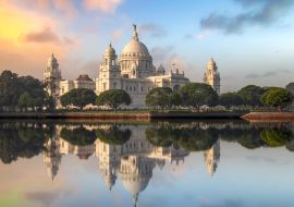 Lais Puzzle - Victoria Memorial Monument Kolkata bei Sonnenaufgang mit Wasserspiegelung - 1.000 Teile