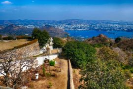 Lais Puzzle - Palast oberhalb von Udaipur in Rajasthan, Indien - 2.000 Teile