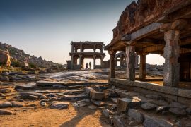 Lais Puzzle - Ruinen der alten Zivilisation des Vijayanagara-Reiches in Hampi, Karnataka, Indien - 2.000 Teile