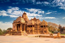 Lais Puzzle - Devi Jagdambi-Tempel, Parvati gewidmet, westliche Tempel von Khajuraho, Madhya Pradesh, Indien. Er gehört zum UNESCO-Weltkulturerbe - 2.000 Teile