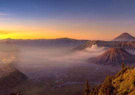 Lais Puzzle - Panoramablick auf den aktiven Vulkan Bromo bei schönem Sonnenaufgang, Insel Ost-Java in Indonesien - 1.000 Teile