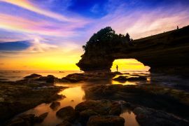 Lais Puzzle - Meereslandschaft am Tanah-Lot-Tempel und Sonnenuntergang auf Bali, Indonesien - 2.000 Teile