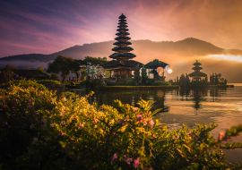 Lais Puzzle - Pura Ulun Danu Bratan, Hindu-Tempel am Bratan-See bei Sonnenaufgang in Bali, Indonesien - 1.000 Teile
