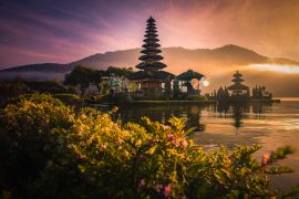 Lais Puzzle - Pura Ulun Danu Bratan, Hindu-Tempel am Bratan-See bei Sonnenaufgang in Bali, Indonesien - 2.000 Teile
