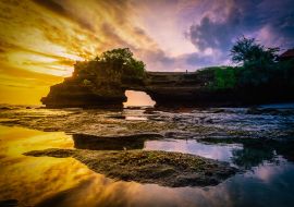 Lais Puzzle - Tanah Lot Tempel auf dem Meer bei Sonnenuntergang auf der Insel Bali, Indonesien - 1.000 Teile