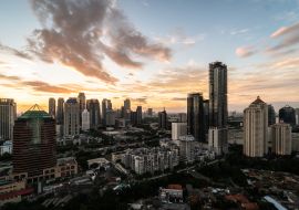 Lais Puzzle - Sonnenuntergang über dem Geschäftsviertel von Jakarta, Indonesien - 1.000 Teile