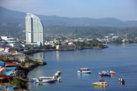 Lais Puzzle - Blick auf Manado in Nordsulawesi - 2.000 Teile