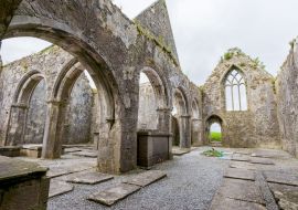 Lais Puzzle - Landschaften von Irland. Ruinen des Klosters von Ross in der Grafschaft Galway - 1.000 Teile