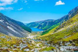 Lais Puzzle - Luftaufnahme des oberen und unteren Sees in Glendalough, Irland - 2.000 Teile