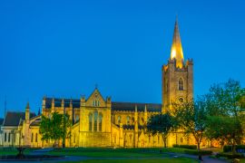 Lais Puzzle - Nachtansicht der St. Patrick's Cathedral in Dublin, Irland - 2.000 Teile