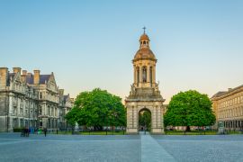 Lais Puzzle - Campanile im Inneren des Campus des Trinity College in Dublin, Irland - 2.000 Teile