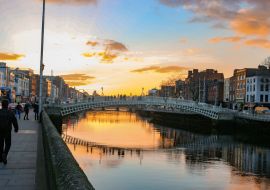 Lais Puzzle - Dublin bei Nacht mit der Ha'penny-Brücke und den Lichtern des Flusses Liffey - 1.000 Teile