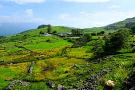 Lais Puzzle - Malerische grüne Hügel und Felder entlang des Ring of Kerry, in der Nähe des Killarney National Park, Irland - 2.000 Teile