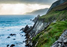 Lais Puzzle - Der Hafen von Coumeenoule im Südwesten Irlands auf der Halbinsel Dingle an einem Herbstabend bei Sonnenuntergang - 1.000 Teile