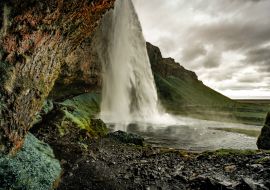 Lais Puzzle - Am Fuße des Seljalandsfoss-Wasserfalls in Island - 1.000 Teile
