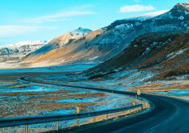 Lais Puzzle - Atemberaubende Winterlandschaft in Island. Blick von der Straße aus. Ungewöhnliche Schönheit der Natur - 1.000 Teile