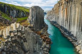 Lais Puzzle - Studlagil Basalt-Canyon, Island. Eine der epischsten und wunderbarsten Natursehenswürdigkeiten in Island - 2.000 Teile