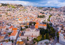 Lais Puzzle - Verkündigungsbasilika über den Häusern der Altstadt von Nazareth - 1.000 Teile