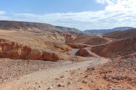 Lais Puzzle - Schotterstraße in der Wüste Negev, Israel, Verkehrsinfrastruktur in der Wüste, landschaftlich reizvolle Bergstrecke von Eilat nach Nordisrael - 2.000 Teile