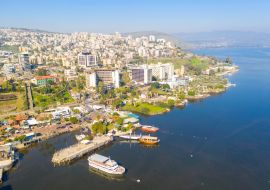 Lais Puzzle - Luftaufnahme von Tiberias, Israel, mit dem Meer von Galiläa an einem klaren Tag - 1.000 Teile