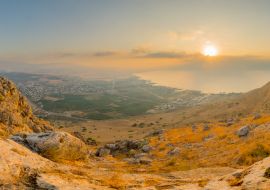 Lais Puzzle - Panoramablick bei Sonnenaufgang auf den See Genezareth vom Arbel aus - 1.000 Teile