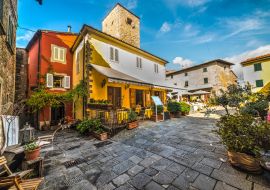 Lais Puzzle - Kleiner Platz in Montecatini - 1.000 Teile