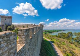 Lais Puzzle - Castiglione del Lago (Umbrien) - Eine mittelalterliche Stadt mit einer großen Burg im historischen Zentrum, neben dem Trasimeno See, Mittelitalien - 1.000 Teile