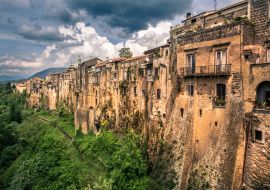 Lais Puzzle - Eine Ansicht von Sant'Agata dei Goti in der Nähe von Neapel, Italien - 1.000 Teile