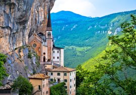 Lais Puzzle - Die Kirche Madonna della Corona auf dem Felsen - 1.000 Teile