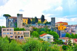 Lais Puzzle - charakteristisches historisches Zentrum in Eboli, Italien - 2.000 Teile