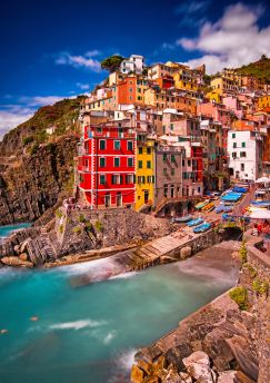 Lais Puzzle - Blick auf die bunten Häuser entlang der Küstenlinie der Cinque Terre in Riomaggiore - 1.000 Teile