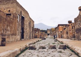 Lais Puzzle - Die berühmte antike Stätte von Pompeji, in der Nähe von Neapel. Sie wurde durch den Ausbruch des Vesuvs vollständig zerstört. - 1.000 Teile