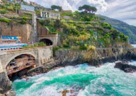 Lais Puzzle - Cinque Terre, Italien. Blick auf die Küstenlinie im Frühling - 1.000 Teile