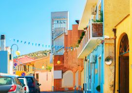 Lais Puzzle - Straße mit alten Häusern in Villasimius Cagliary, Provinz Südsardinien - 1.000 Teile