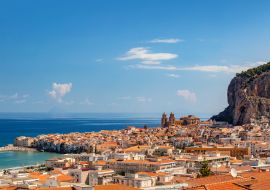 Lais Puzzle - Schöner Blick auf das Zentrum von Cefalu in Sizilien, Italien - 1.000 Teile